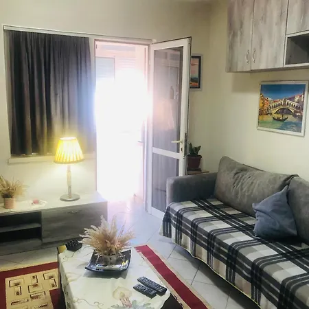 Too Cozzy Flat * Тирана