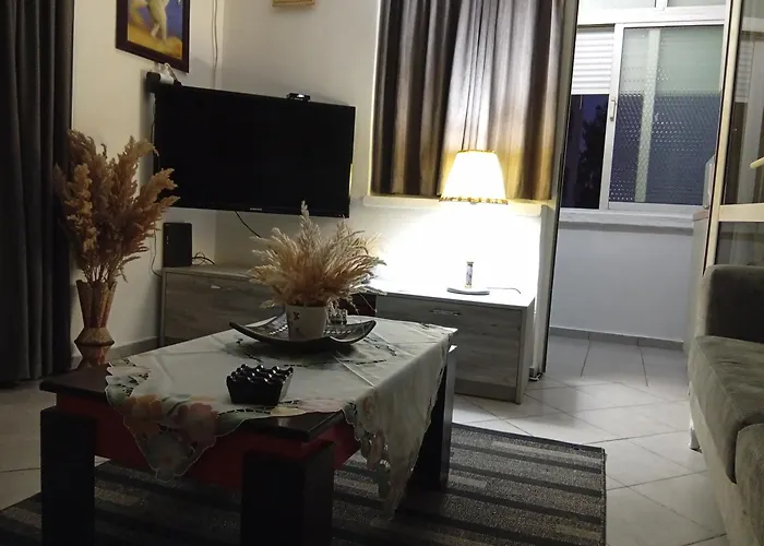 Too Cozzy Flat * Tirana