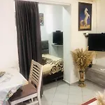 Cozzy Flat Apartment
