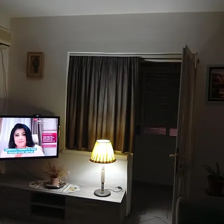 Too Cozzy Flat טיראנה