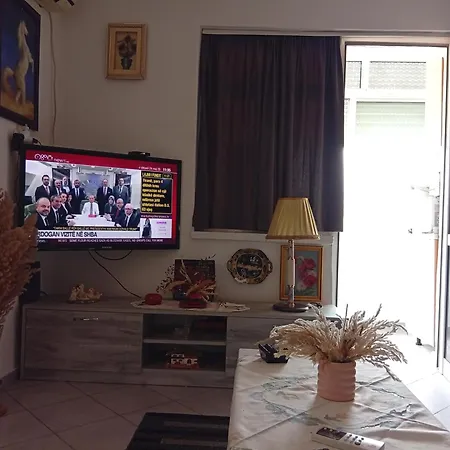 Too Cozzy Flat טיראנה