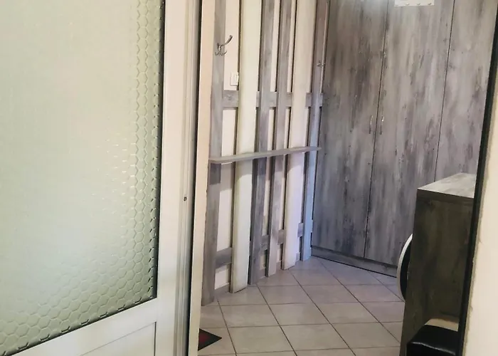 Too Cozzy Flat דירה טיראנה