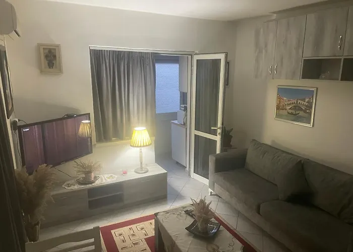 Too Cozzy Flat Lägenhet Tirana
