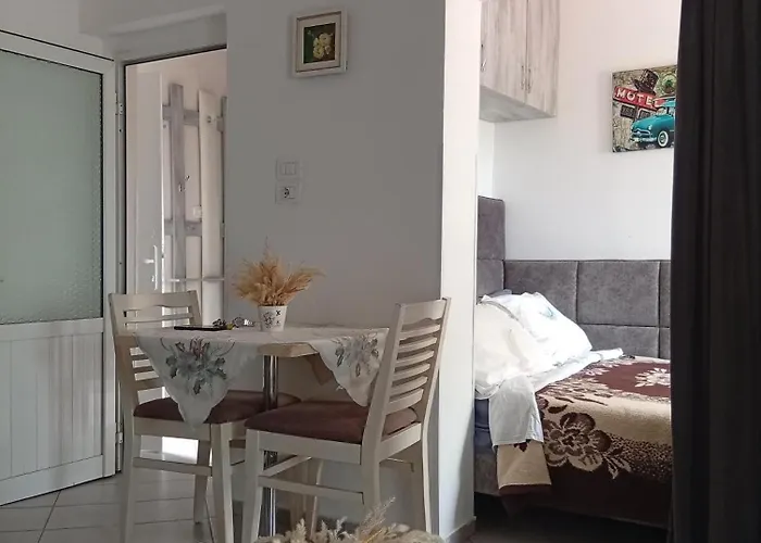 Too Cozzy Flat דירה